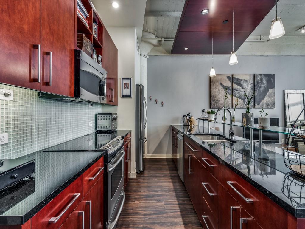 2600 W 7th Street W 2626