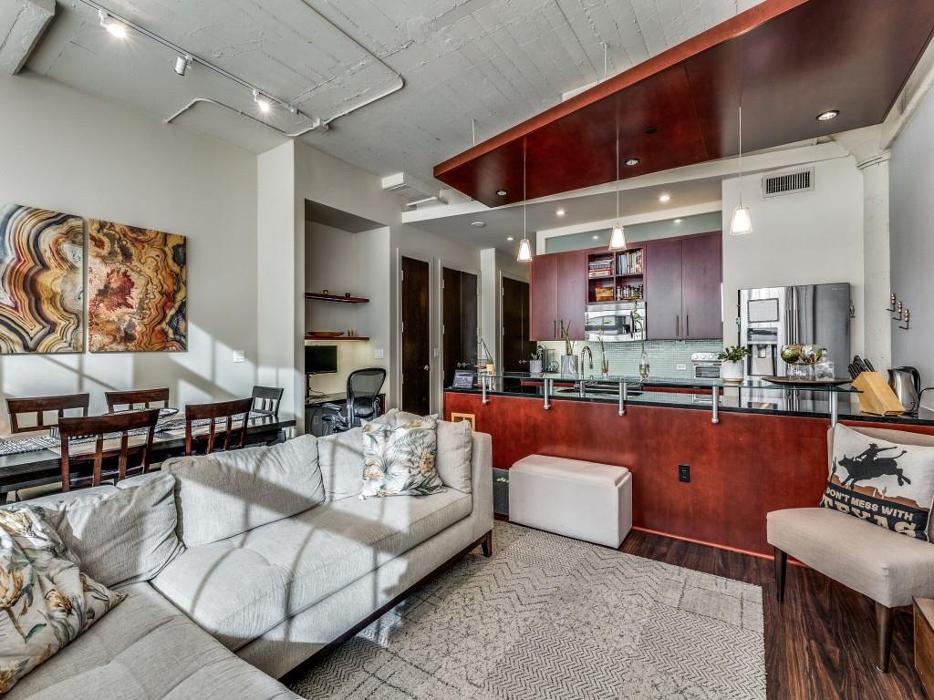 2600 W 7th Street W 2626