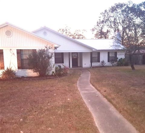 18 Kay Circle Nash TX 75569