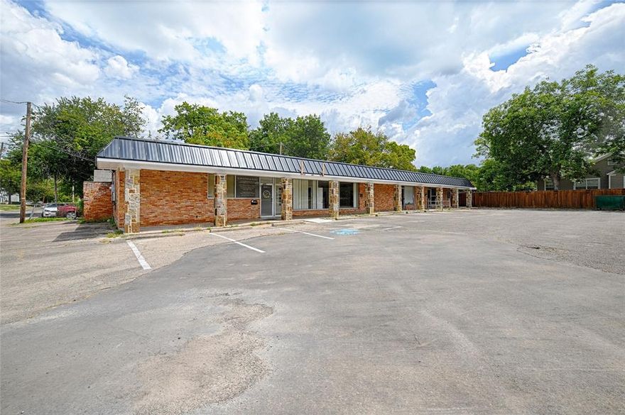 Four lease spaces with a large parking lot on a high-traffic road on the NE corner of the Texas A&M University Commerce campus. Recent roof and other upgrades make this an investment opportunity in a growing college town.