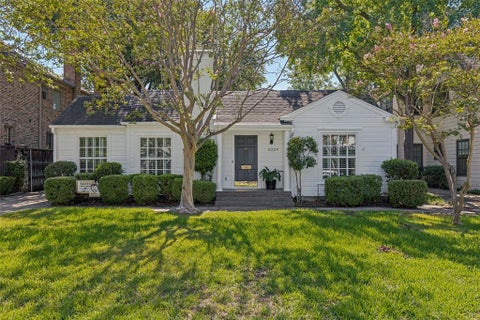 Photo of 4329 Greenbrier Drive, University Park, TX 75225 (MLS # 21409027)