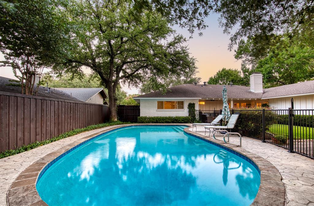 Schreiber Manor 01 Inst - Residential