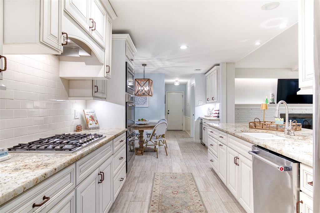 Schreiber Manor 01 Inst - Residential