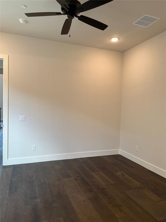 8028 Thomas Crossing