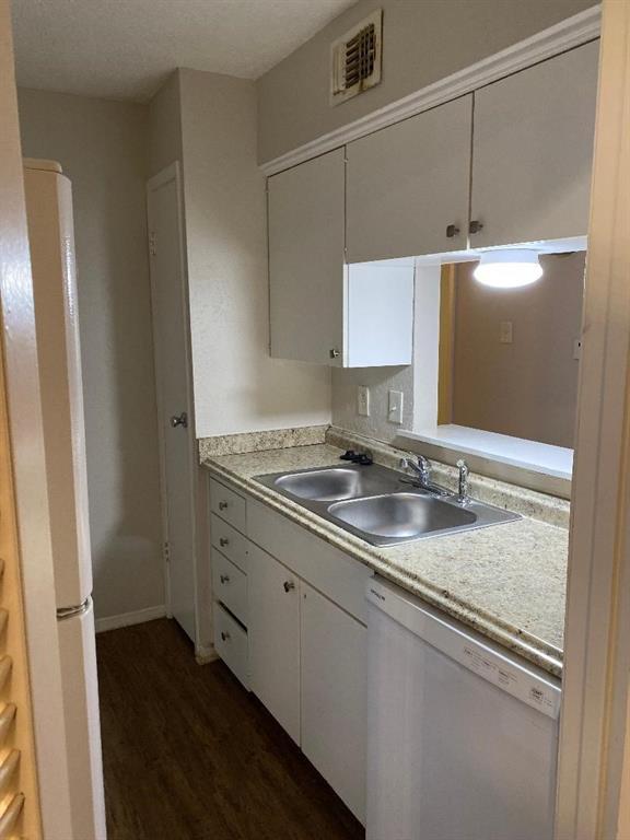 Dallas, Texas 75219, United States, 2 Bedrooms Bedrooms, ,1 BathroomBathrooms,Residential,Active,170206