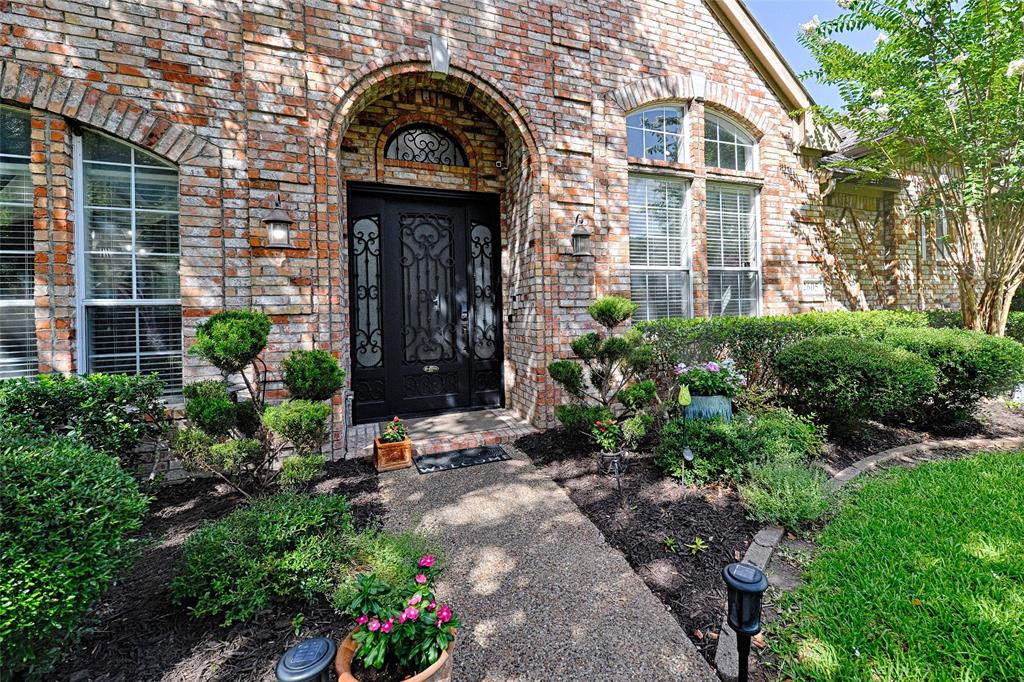 2605 Saratoga Drive