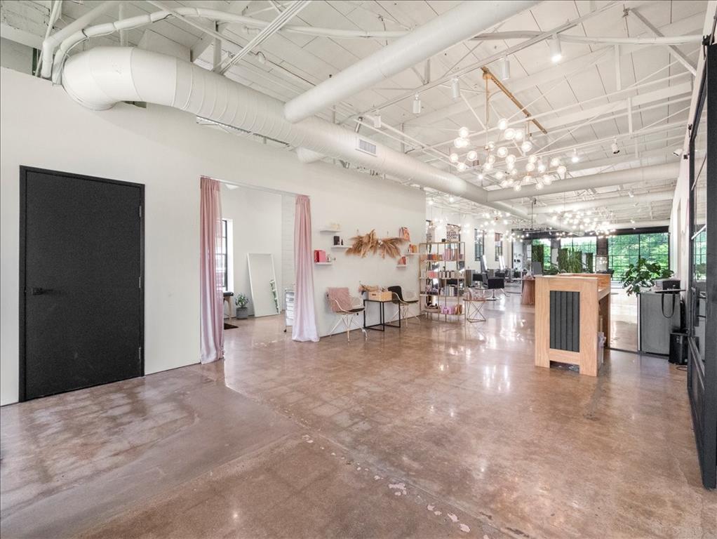 Riverfront - Commercial Sale
