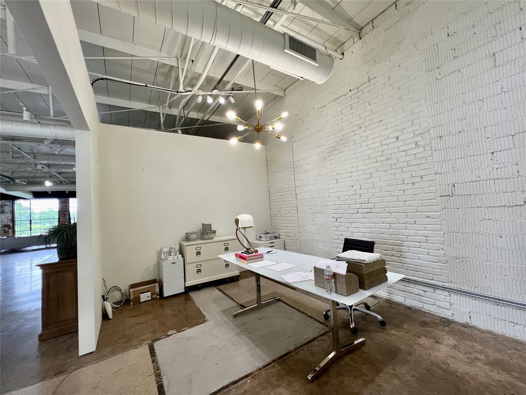 Riverfront - Commercial Sale