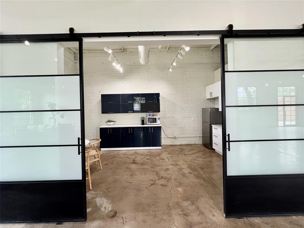 Riverfront - Commercial Sale