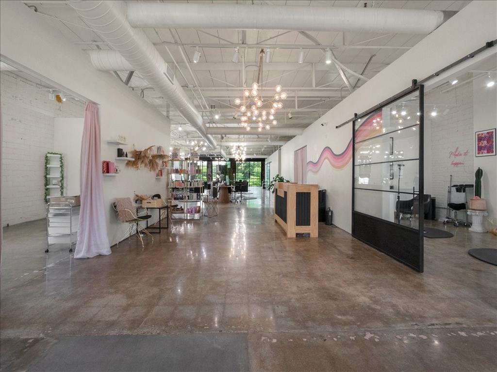 Riverfront - Commercial Sale