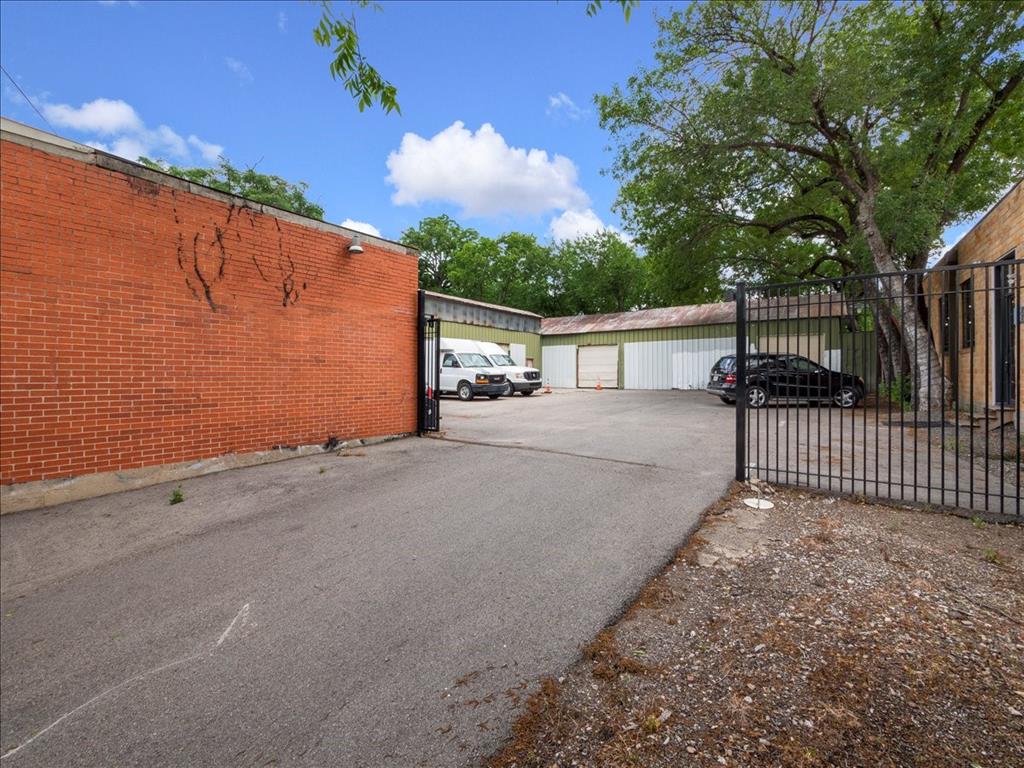 Riverfront - Commercial Sale