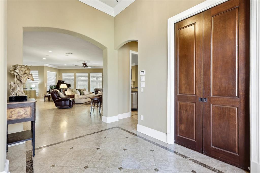 2726 Country Club Road