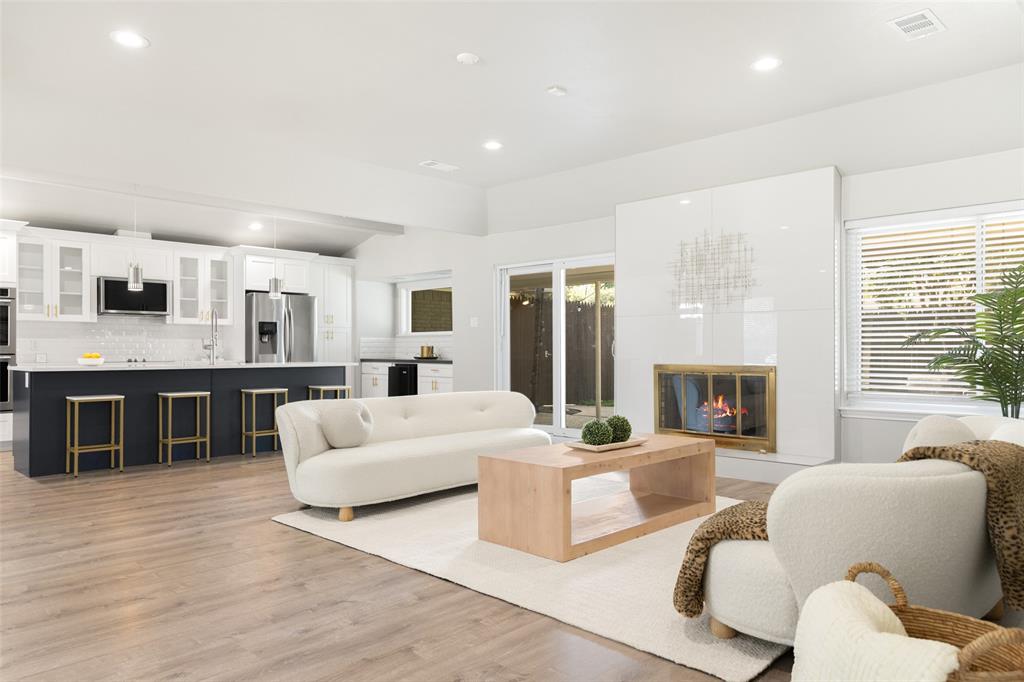 Lovers Lane East - Residential Lease