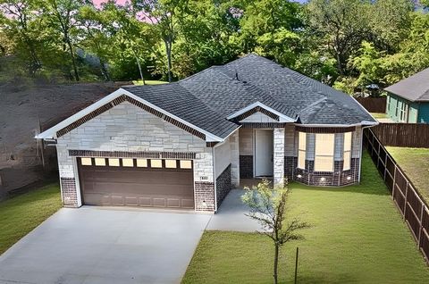Photo of 413 Henderson Street, Bonham, TX 75418 (MLS # 21229120)