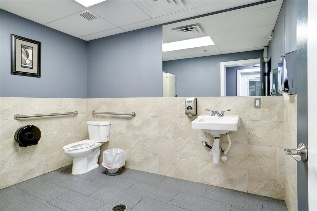 Dalworth Indust District - Commercial Sale