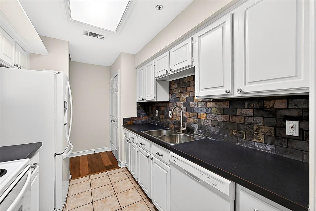 Ascot Place Condos - Residential