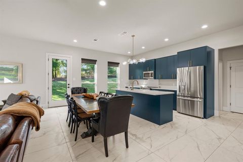 Tiny photo for 916 Dove Creek Court, Bartonville, TX 76226 (MLS # 21086445)