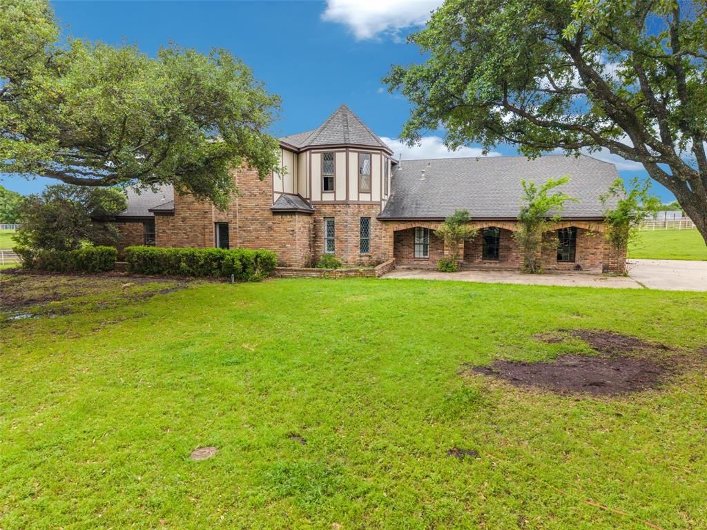 Photo of 342 E Tripp Road, Sunnyvale, TX 75182 (MLS # 21250386)