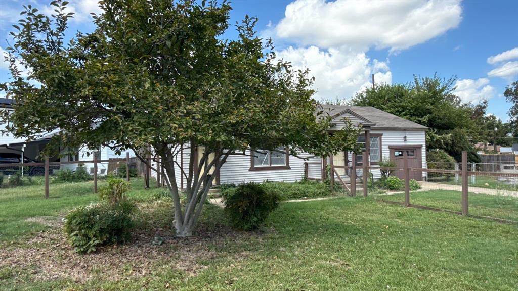 2505 Poinsettia Drive