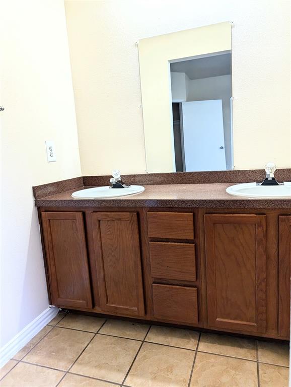 Trinity Heights Add - Residential Lease