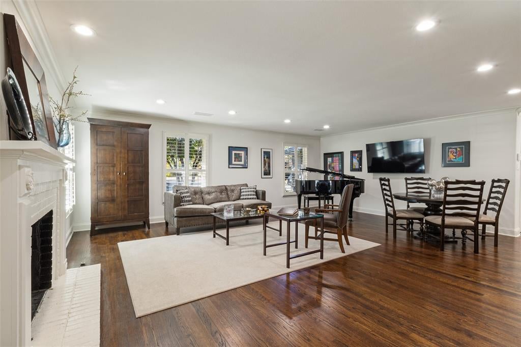 6550 Oriole Drive