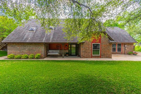 127 Nicklaus Nook Lancaster TX 75146