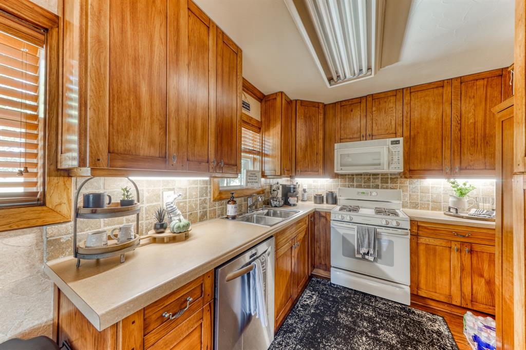 Alvis-Canavan; Blue Bonnet Farms - Farm