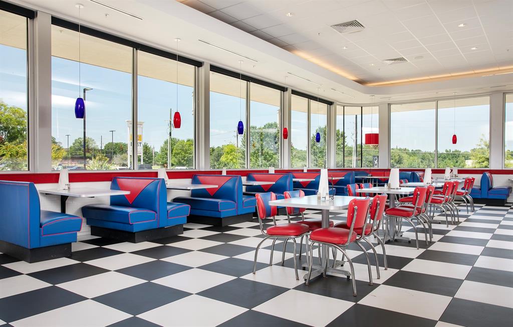 BOB'S PLACE - Commercial Sale