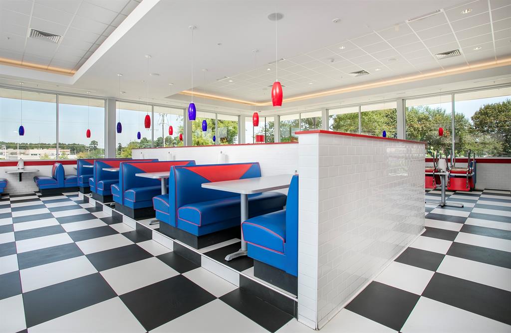 BOB'S PLACE - Commercial Sale