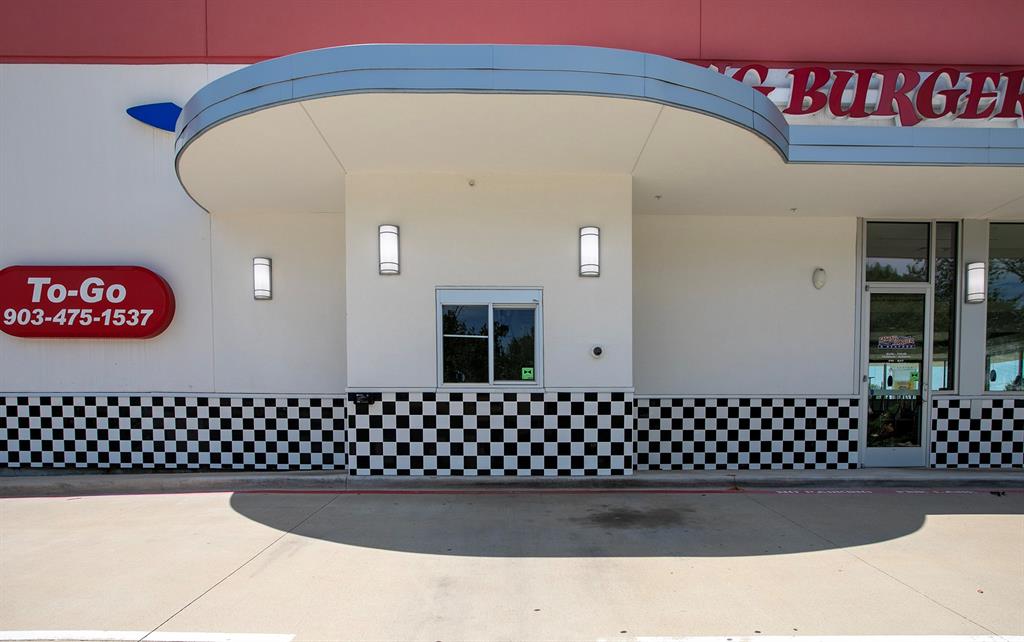 BOB'S PLACE - Commercial Sale