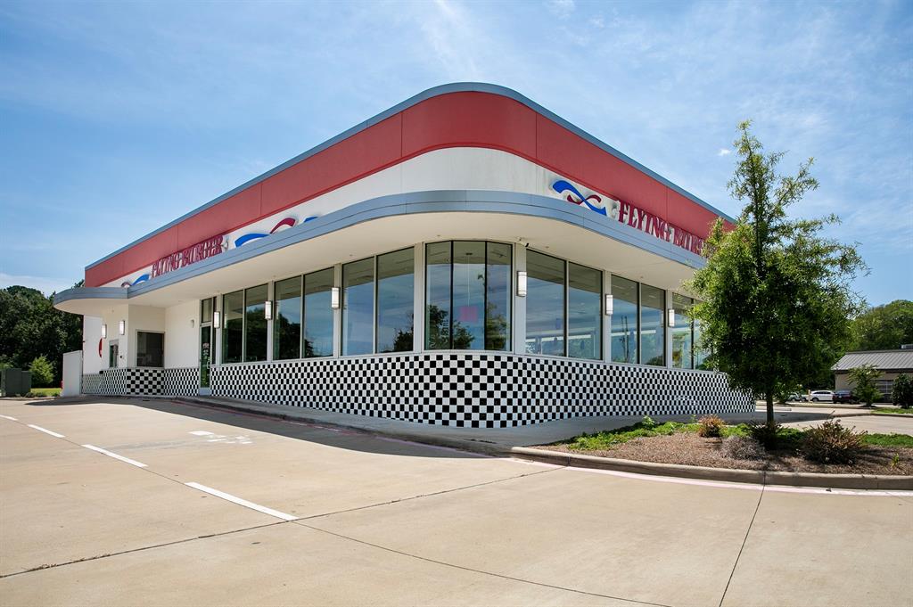 BOB'S PLACE - Commercial Sale