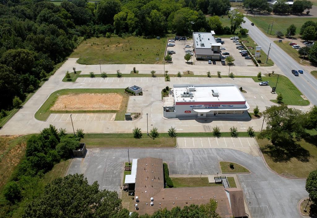 BOB'S PLACE - Commercial Sale