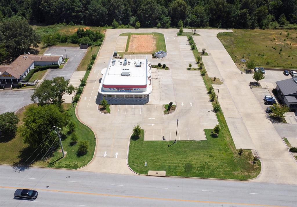 BOB'S PLACE - Commercial Sale