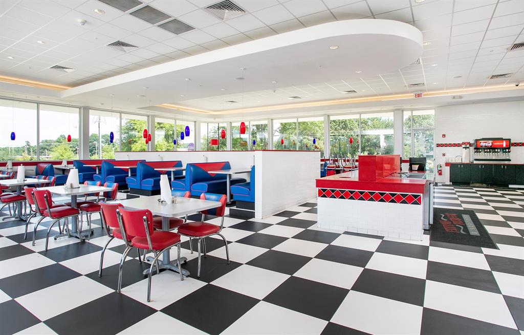 BOB'S PLACE - Commercial Sale