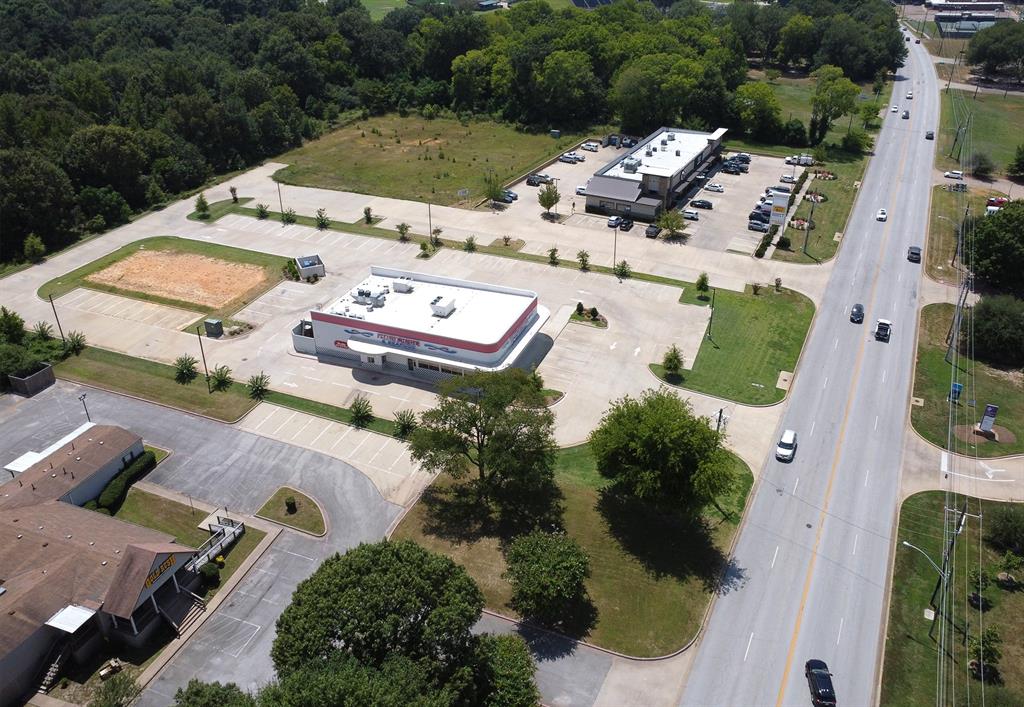 BOB'S PLACE - Commercial Sale