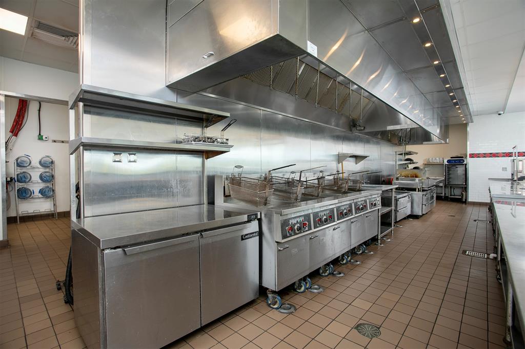 BOB'S PLACE - Commercial Sale