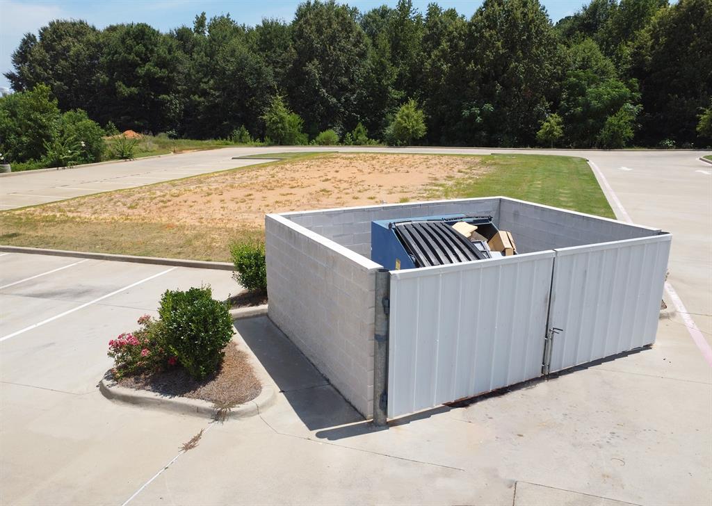 BOB'S PLACE - Commercial Sale