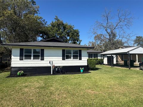 402 N Hughes Street Howe TX 75459