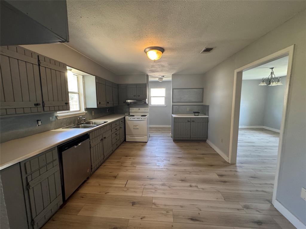 Otp Howe - Residential Lease