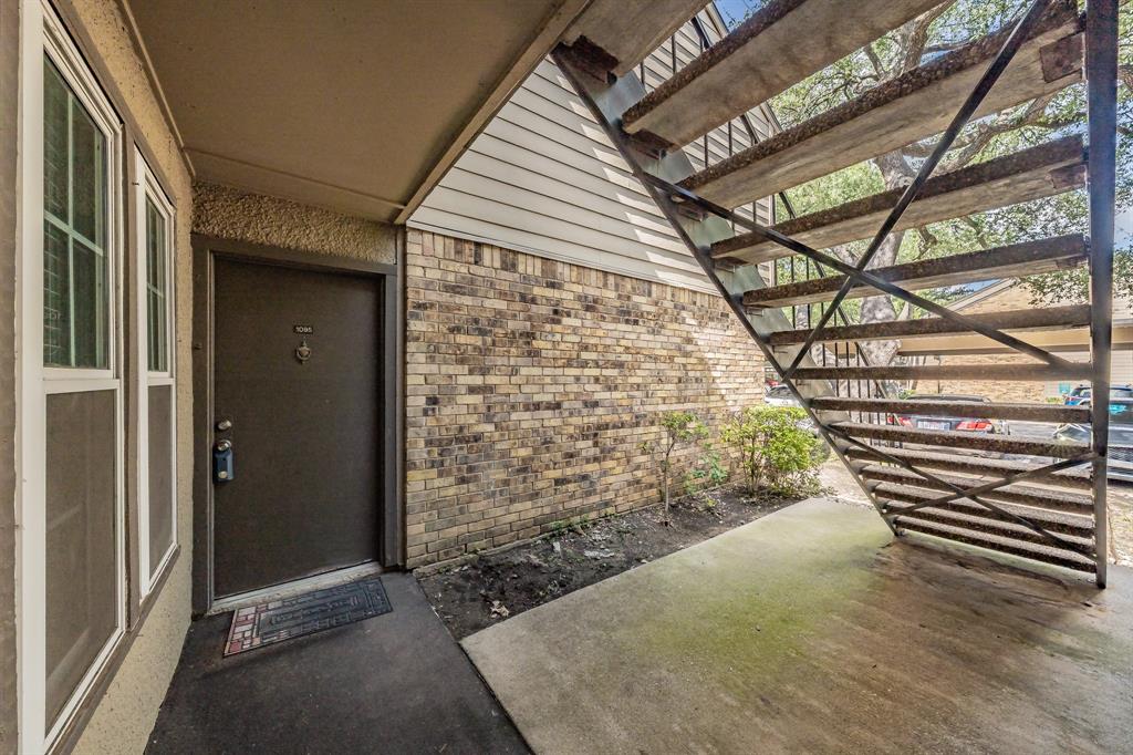 5300 Keller Springs Road 1095