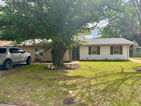 261 Barker Street Stephenville TX 76401