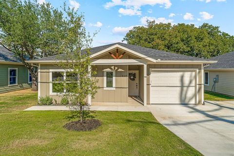 809 Branding Iron Trail Granbury TX 76049