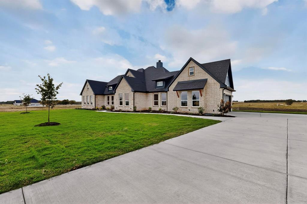 651 Alondrita Street