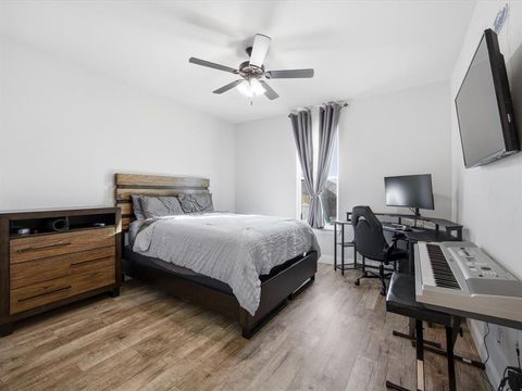 Tiny photo for 825 Holbrook Road, Springtown, TX 76082 (MLS # 21193831)