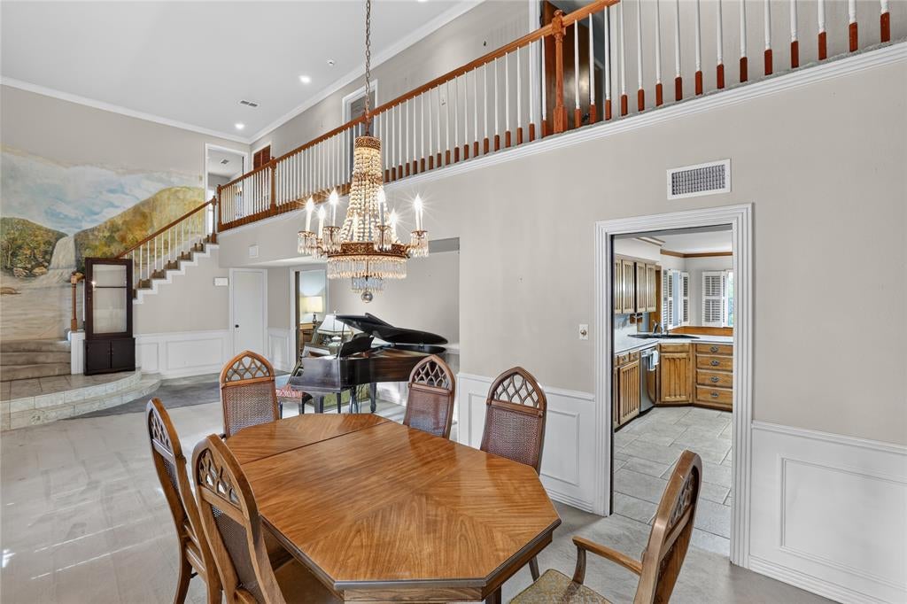 2456 Lakeview Circle