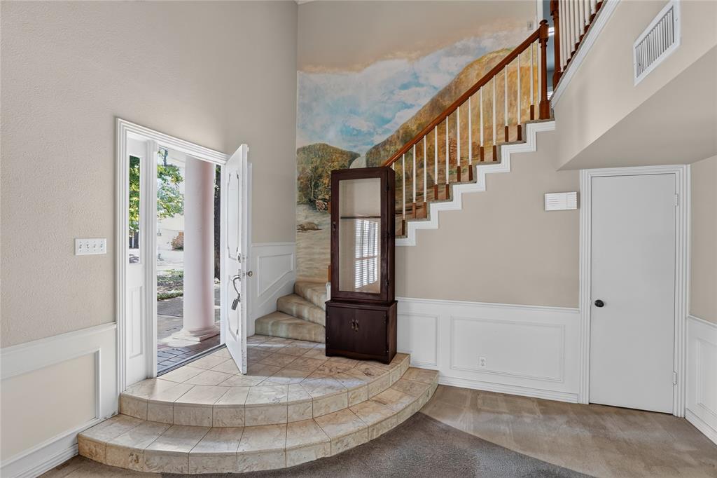 2456 Lakeview Circle