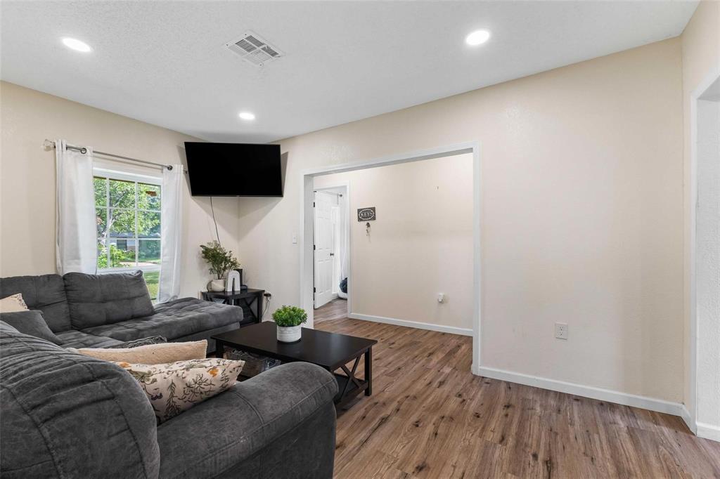 Wood E S - Residential