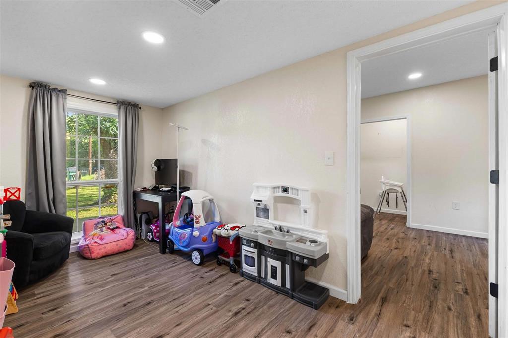 Wood E S - Residential