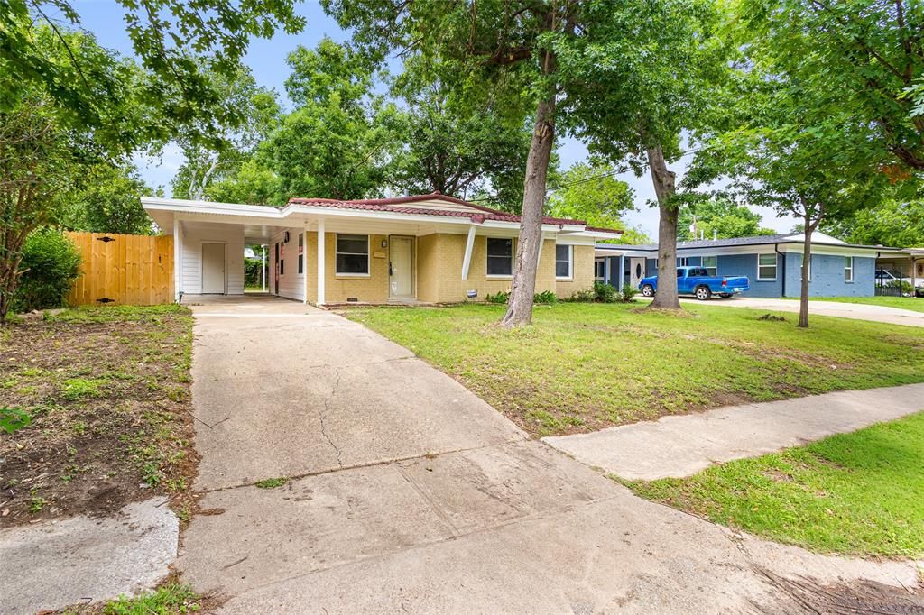 Photo of 1513 Park Place, Irving, TX 75061 (MLS # 21251592)