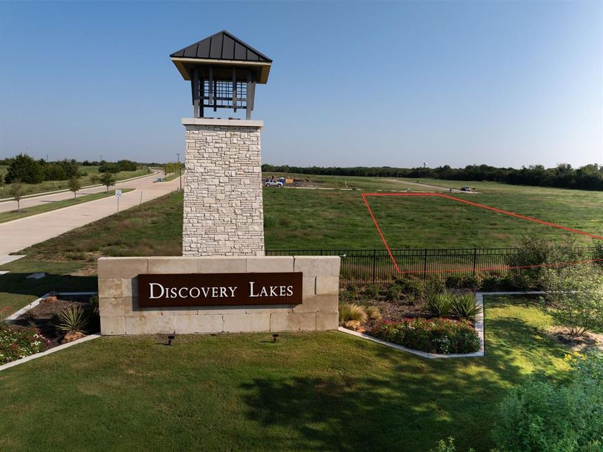 Exceptional opportunity to own a 0.77-acre luxury homesite in Discovery Lakes Subdivision, Rockwall—just 
minutes from Lake Ray Hubbard for watersports, scenic views, and outdoor fun. Build your dream home 
near top-rated Rockwall ISD schools, premier golf, and upscale shopping and dining at The Harbor, 
Rockwall Crossing, and the new H-E-B and IKEA coming soon. Plus, enjoy easy access to Costco, major 
highways, and vibrant entertainment. With elegant surroundings, this lot offers unmatched space, 
convenience, and lifestyle near Dallas.